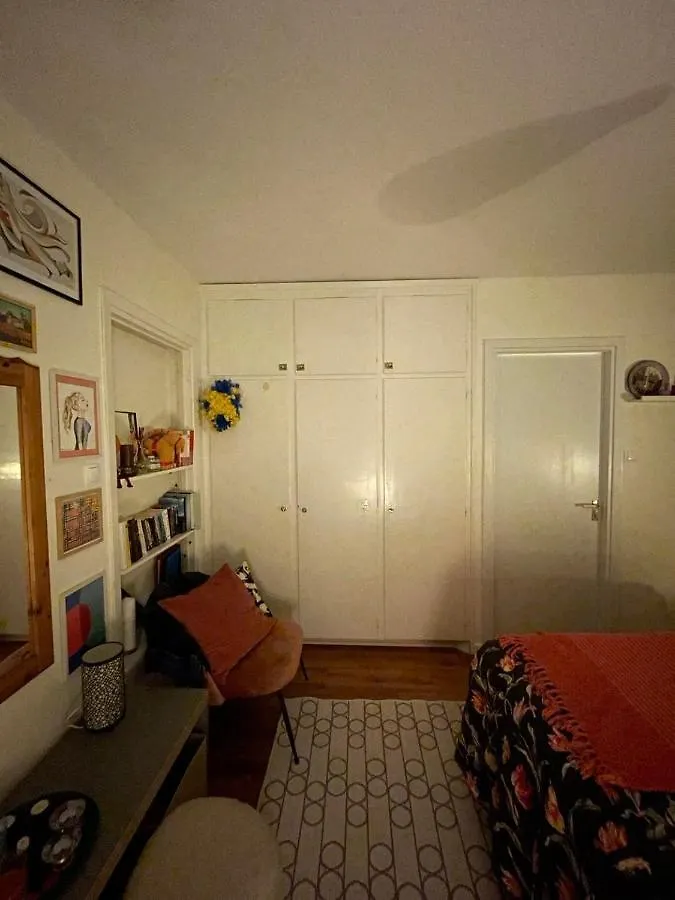 Private Room In 2R Apartment 스톡홀름